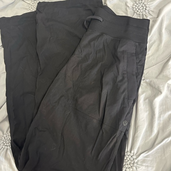 Black studio pants lululemon - Picture 3 of 4